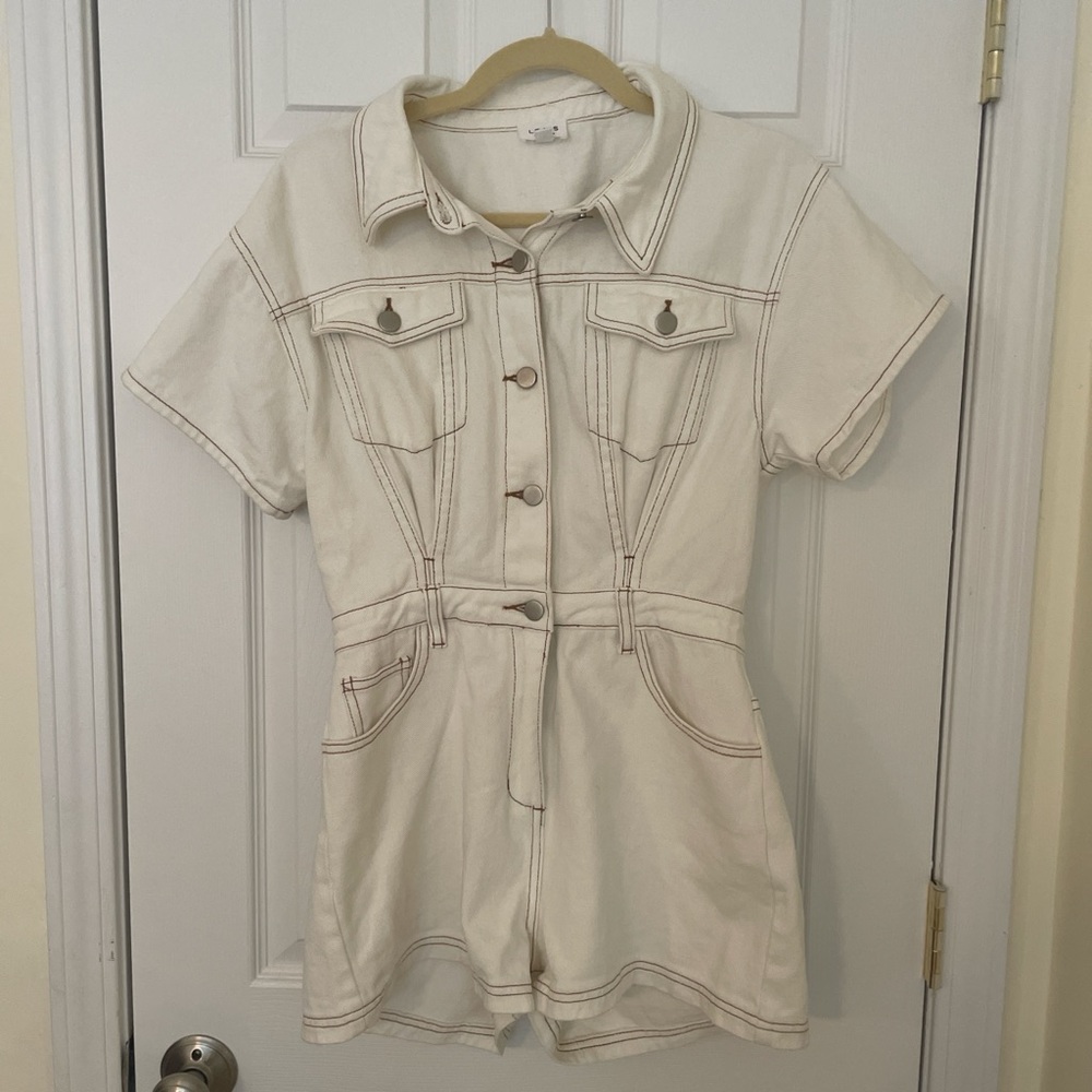 Le Lis Collection Cream Romper